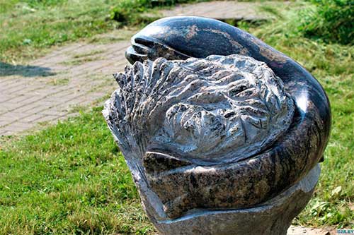 Каменные украшения – в подарок! 12 декоративных скульптур появились в Дзержинске