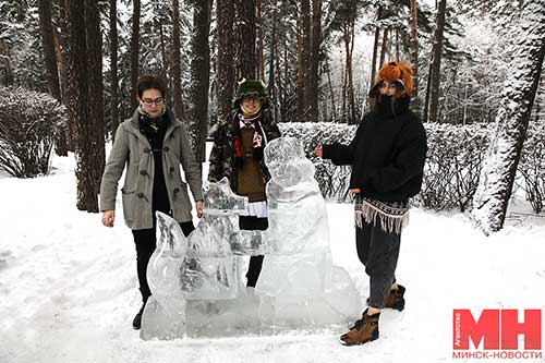 Впервые в парке Челюскинцев проходит вернисаж ледовых скульптур