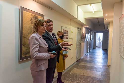 Первый заместитель Министра образования Старовойтова Ирина Анатольевна посетила МГХК им. Глебова