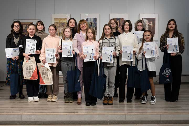 Поздравляем наших учащихся, одержавших победу в XIII Республиканском открытом художественном конкурсе имени М. А. Савицкого