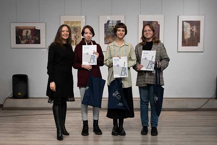Поздравляем наших учащихся, одержавших победу в XIII Республиканском открытом художественном конкурсе имени М. А. Савицкого