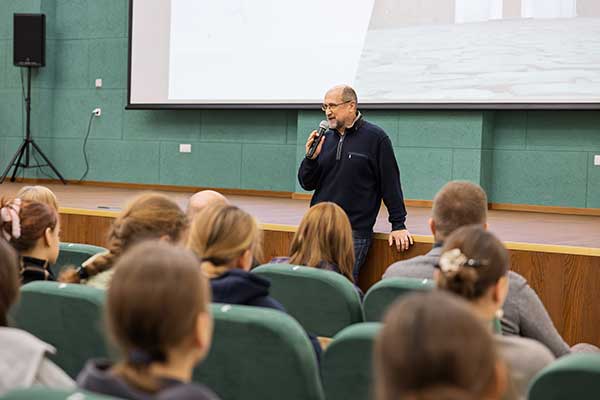 Беседа с юными художниками о нашей истории и белорусских святынях