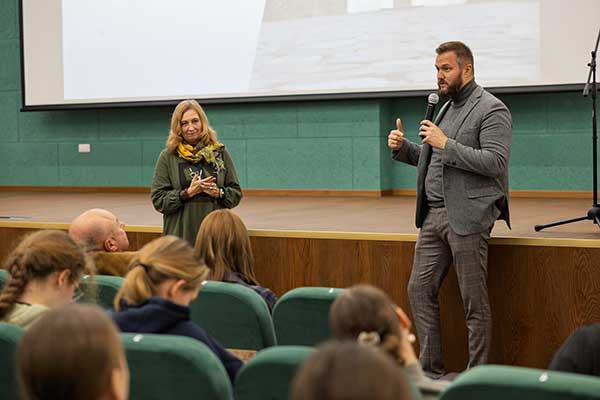 Беседа с юными художниками о нашей истории и белорусских святынях
