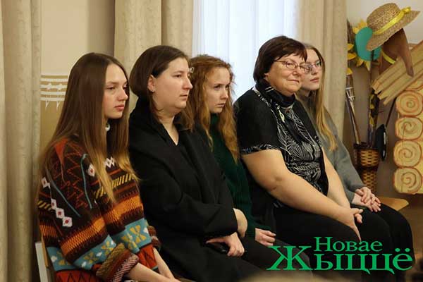 Художник Элеонора Ляхнович провела мастер-класс для&nbsp;юных новогрудчан