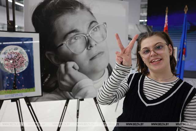 «Картина – как победа над болезнью». В Минске открылась выставка воспитанников детского хосписа