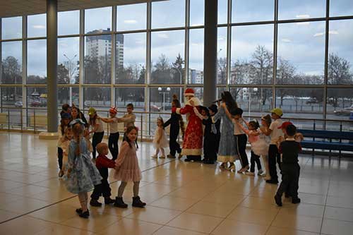 Праздник к нам идёт!