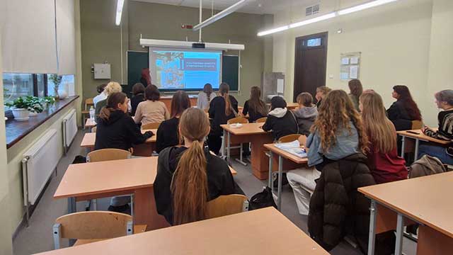 Информационный час