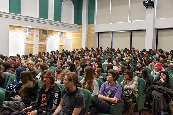 Кино «Яркая звезда Софии Слуцкой»