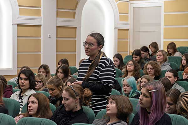 Кино «Яркая звезда Софии Слуцкой»