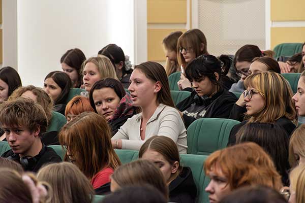 Кино «Яркая звезда Софии Слуцкой»