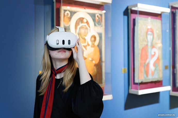12 художниц, VR и смыслы: зачем идти на выставку одной картины