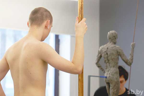 Фотофакт. Посмотрели, как проходят занятия у&nbsp;студентов-скульпторов МГХК имени Глебова