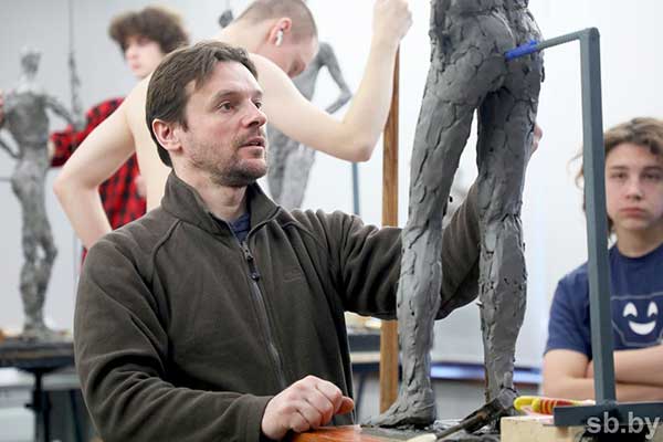 Фотофакт. Посмотрели, как проходят занятия у&nbsp;студентов-скульпторов МГХК имени Глебова