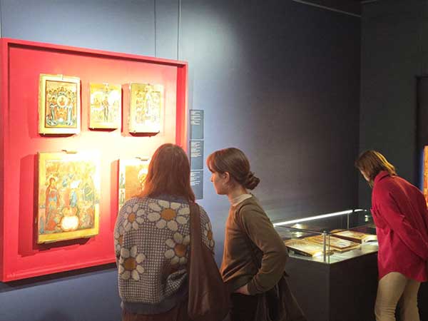 Обучающиеся посетили выставки в Национальном художественном музее