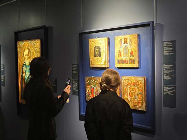 Обучающиеся посетили выставки в Национальном художественном музее