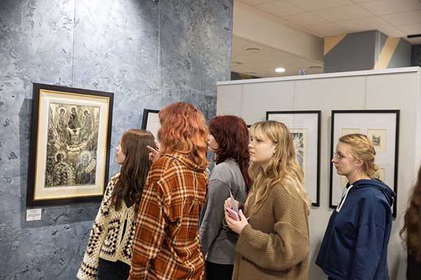 Открытие выставки «Воздух белого листа»