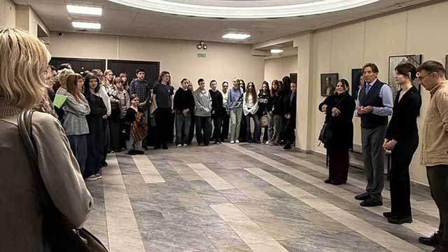 Открытие выставки выпускницы колледжа Марии Шитько