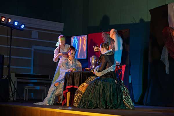 Спектакль «Беда от нежного сердца»