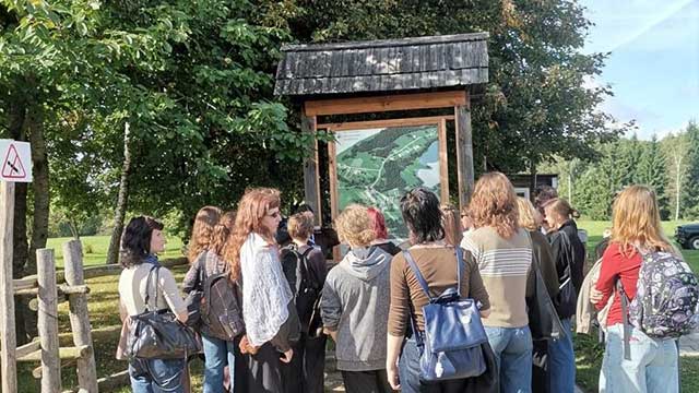 Экскурсия в Белорусский скансен: студенты изучили материальную культуру страны