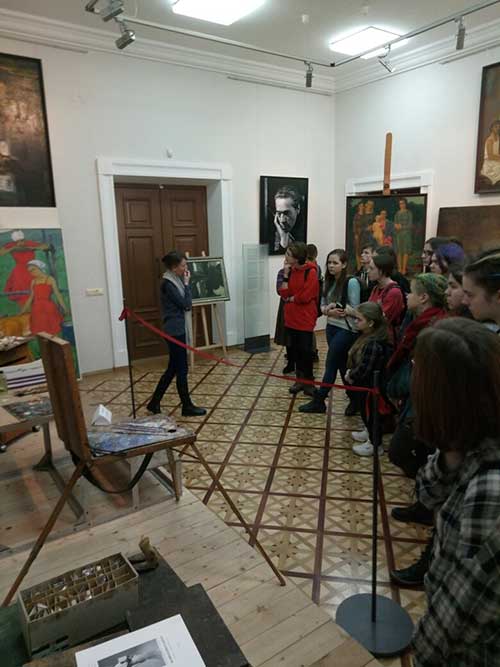 Учащиеся и курсанты посетили Художественную галерею Михаила Савицкого