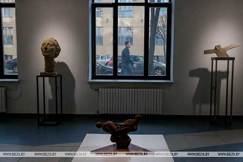 Выставка молодых скульпторов открылась в Академии искусств